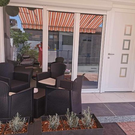 Guesthouse Nadia Сен Екстериор снимка