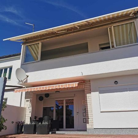 Guesthouse Nadia Сен Екстериор снимка